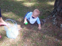 Sun Apr 16 14:36:36 2006

Easter egg hunt at Mema and Papa's house.