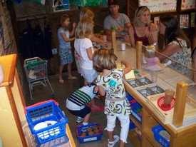 Sat 12 Jul 2008 11:01:20 AM

Andrew and Lilian make toy sandwiches for hungry parents that patron the sandwich shop at the children's museum.