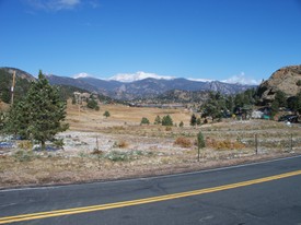 Sat 11 Oct 2008 12:00:50 AM

On our way back to Denver we stopped and Ellen snapped this photo looking back toward Mary's Lake Lodge, that we just left.